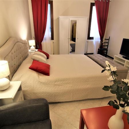 Central And Spacious Apartment Venedig Exterior foto