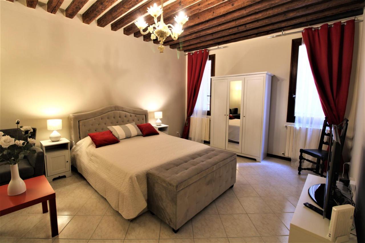 Central And Spacious Apartment Venedig Exterior foto
